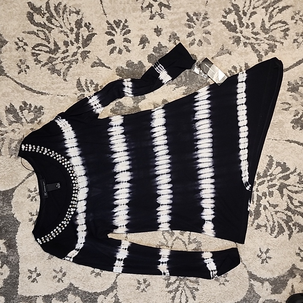 Ladies I.N.C. long sleeve bling neck blouse